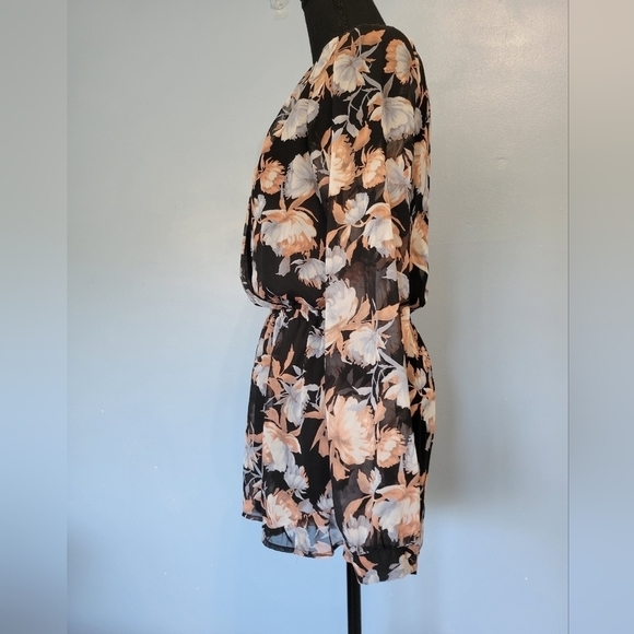 ASTR Surplice Front Romper in Black Size Small - Picture 4 of 10